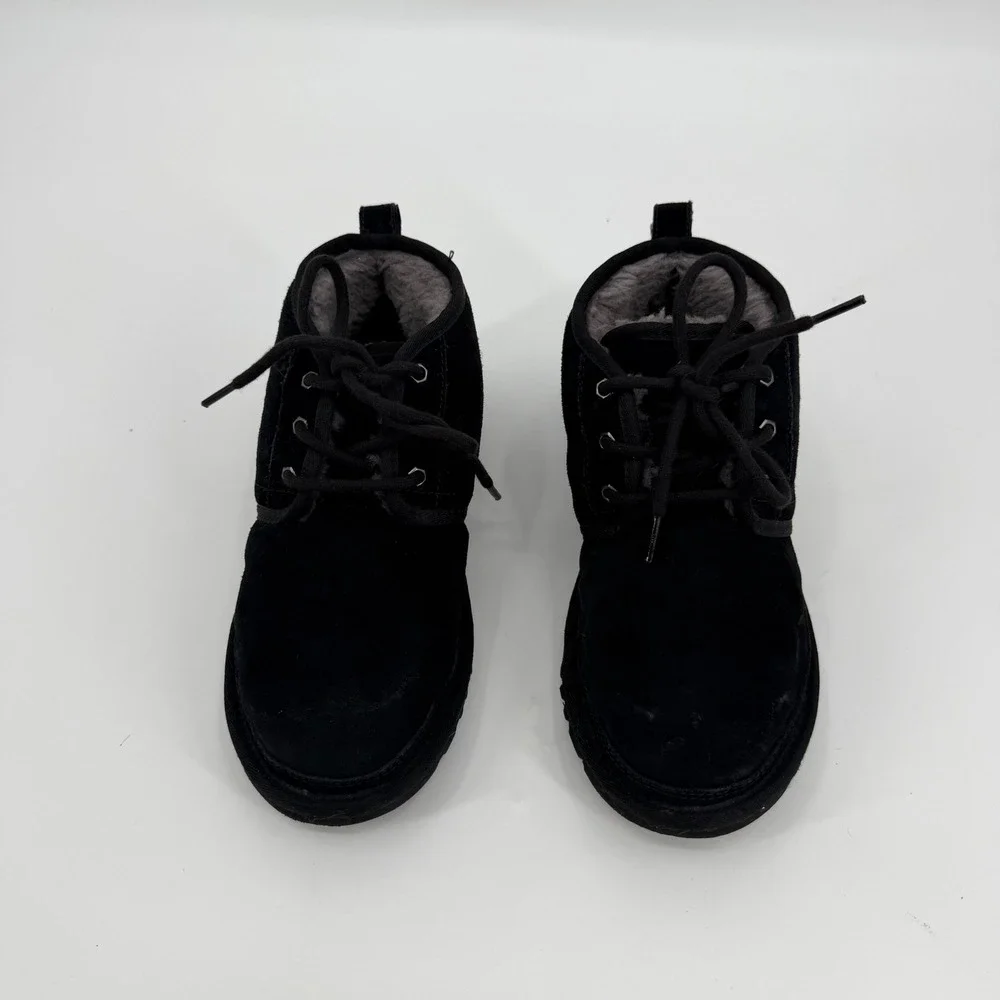 UGG Neumel Black Suede Lace Up Chukka Boots 3236 Mens 7 Womens 9